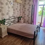 شقة къща на брега на морето влас, Garden Of Eden