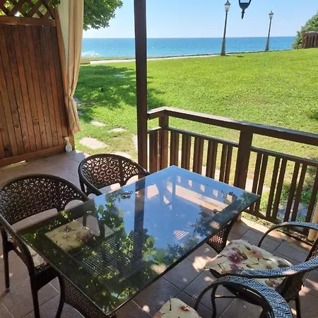 къща на брега на морето влас, Garden Of Eden Apartamento Sveti Vlas