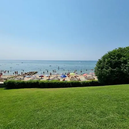 Apartamento къща на брега на морето влас, Garden Of Eden