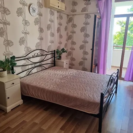 Apartamento къща на брега на морето влас, Garden Of Eden