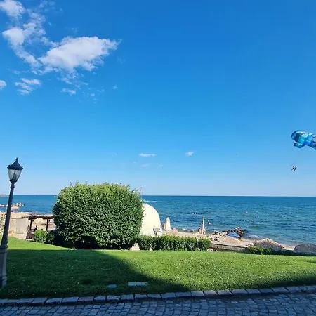 къща на брега на морето влас, Garden Of Eden Apartamento Sveti Vlas