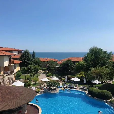 Apartamento къща на брега на морето влас, Garden Of Eden